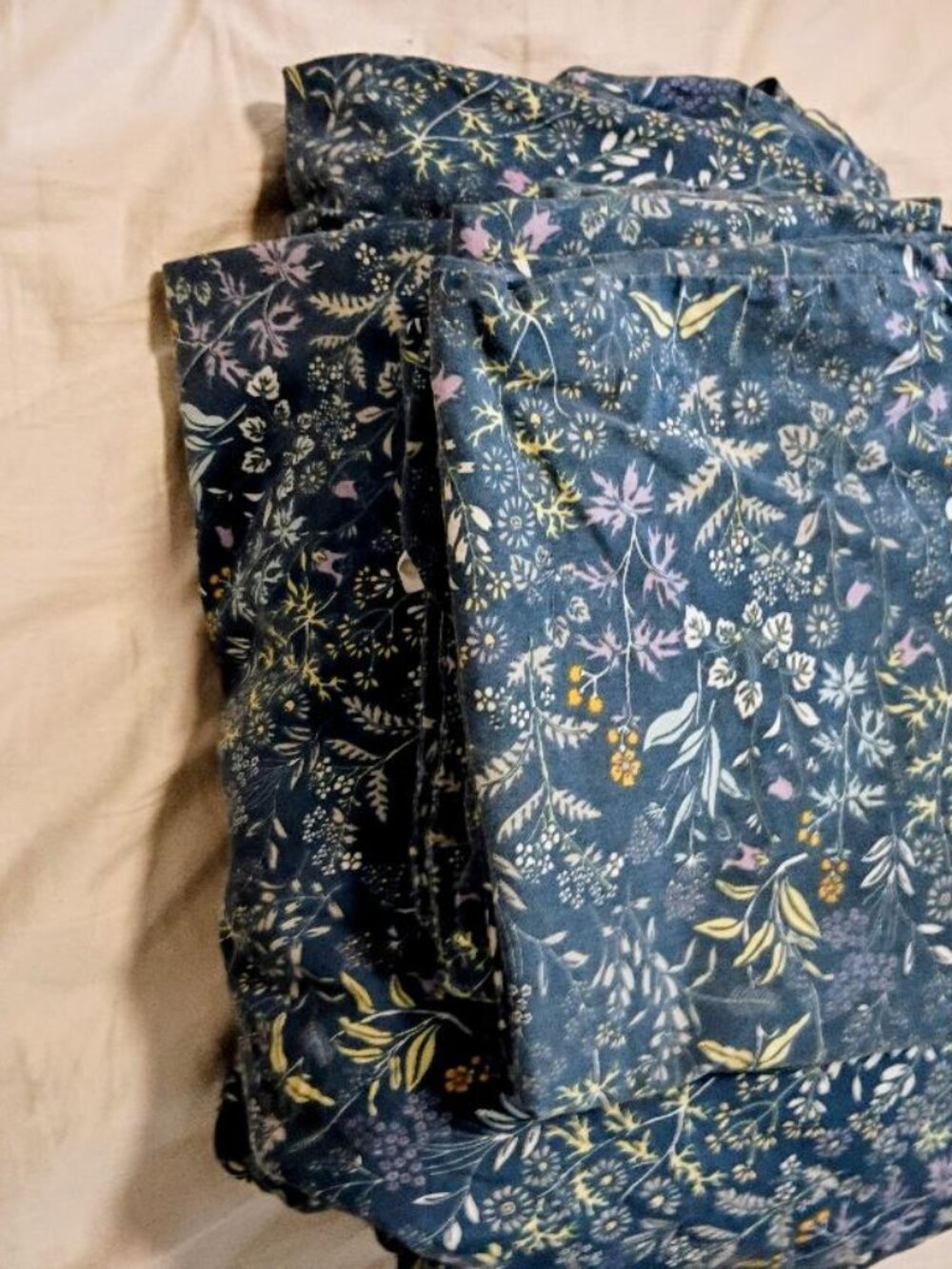 Queen Duvet Cover Set with Two Pillowcases